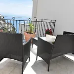 Matteo's House 4*