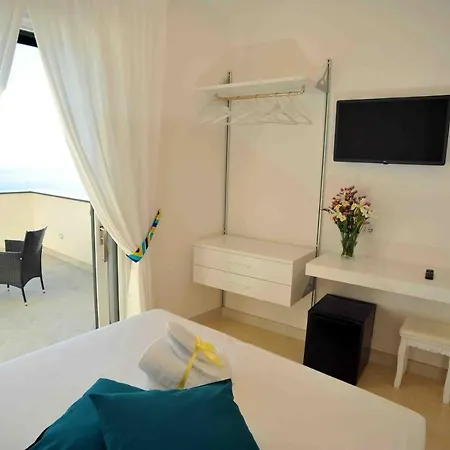 Matteo's House 4*